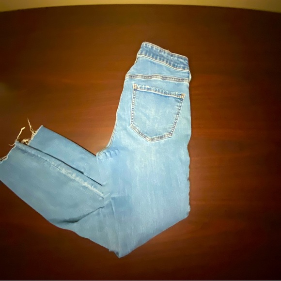 Women’s distressed dydndm and Kate jeans - Picture 5 of 11